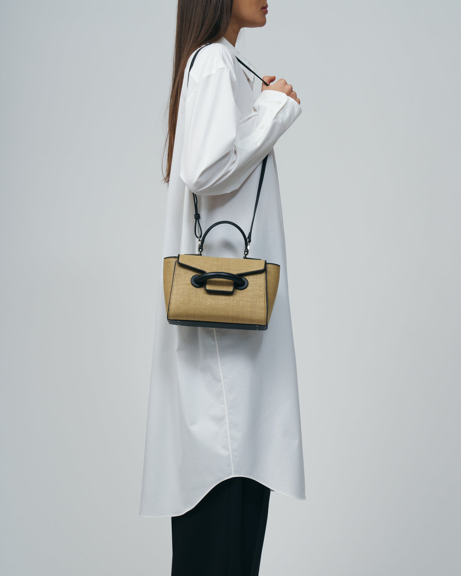 EVER MINI MINI RAFFIA, ブラック – VASIC ヴァジック日本公式サイト