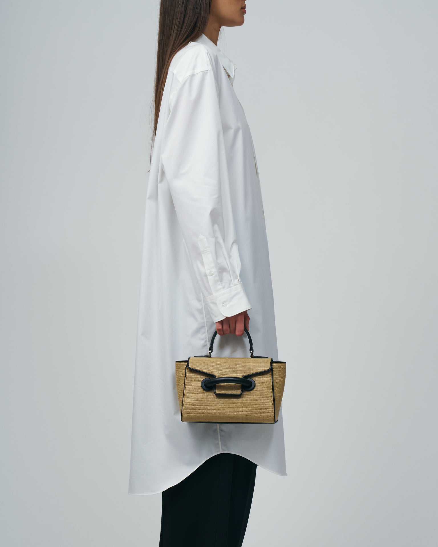 EVER MINI MINI RAFFIA, ブラック – VASIC ヴァジック日本公式サイト